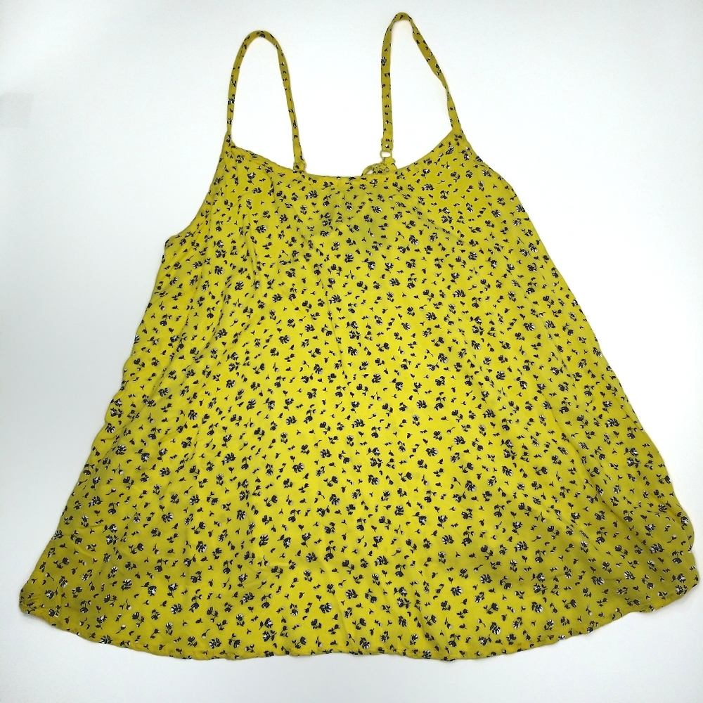Torrid floral tank with adjustable tie back